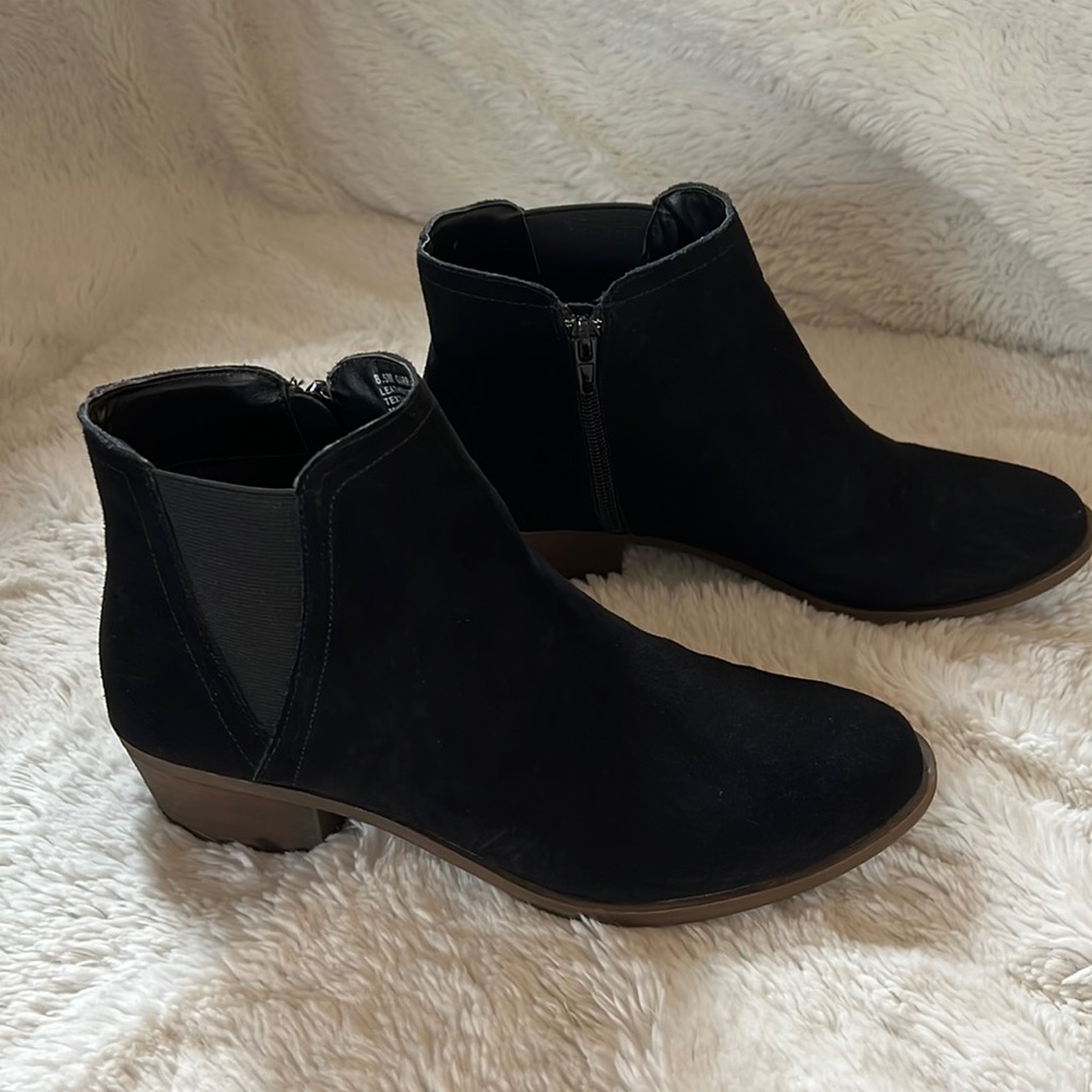 Black boots
